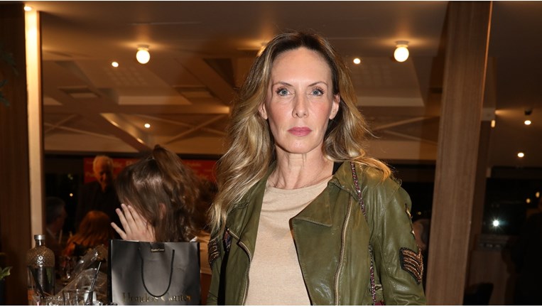 Εβελίνα Παπούλια