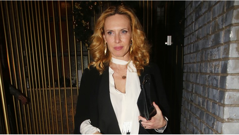 Εβελίνα Παπούλια