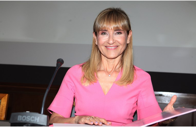 Η Μάρα Ζαχαρέα φόρεσε το πιο διαχρονικό και κολακευτικό τζιν παντελόνι