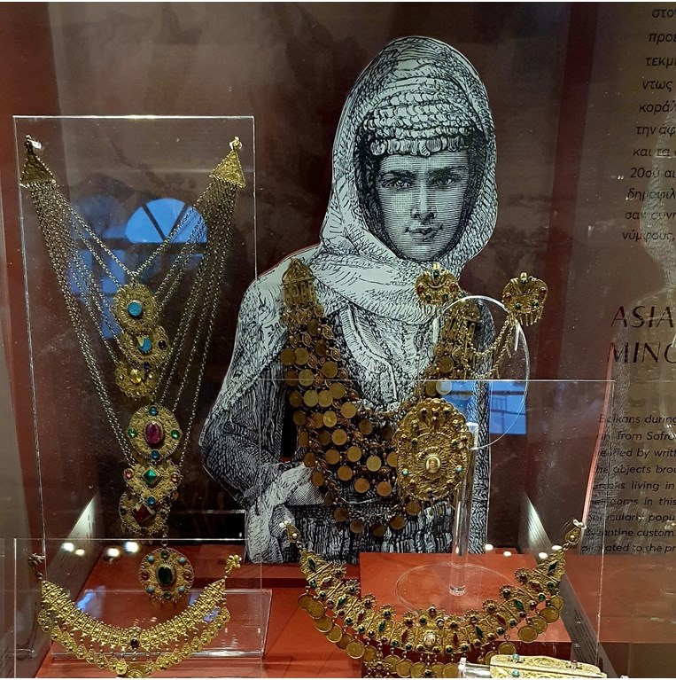 Έκθεση κοσμημάτων, Δράμα