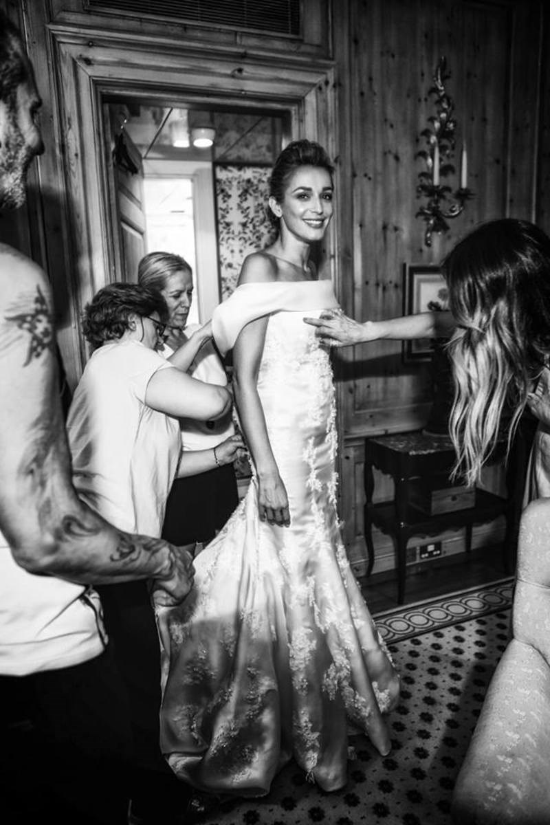 Η φωτογράφος Μάρα Δεσύπρη ανέβασε στο προφίλ της backstage φωτογραφίες από το γάμο Σάκη-Κάτιας 