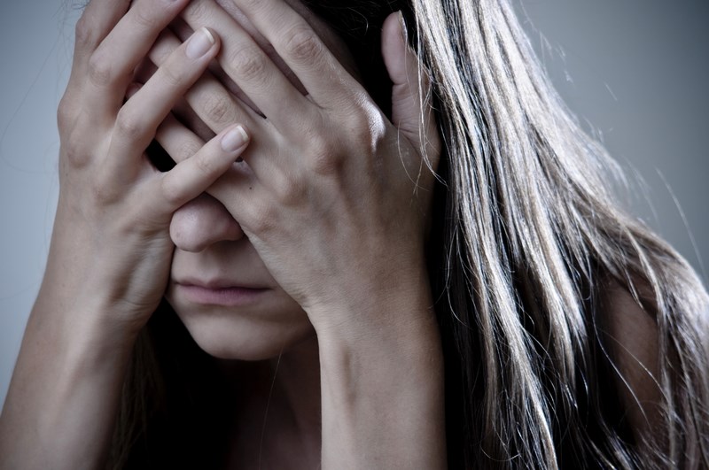 Τα 6 άγνωστα σημάδια της κατάθλιψης. Δεν πρέπει να τα αγνοείς
