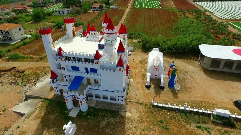To ξεχαμένο Κάστρο των Παραμυθιών στη Μεσσηνία που θυμίζει Disneyland