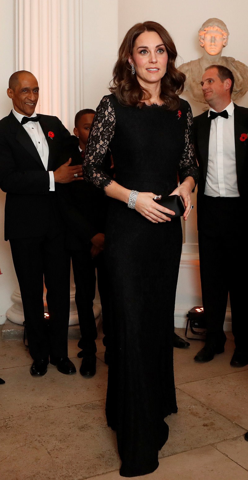 Η λεπτομέρεια στο φόρεμα της Κέιτ Μίντλετον που τονίζει πανέμορφα την εγκυμοσύνη της