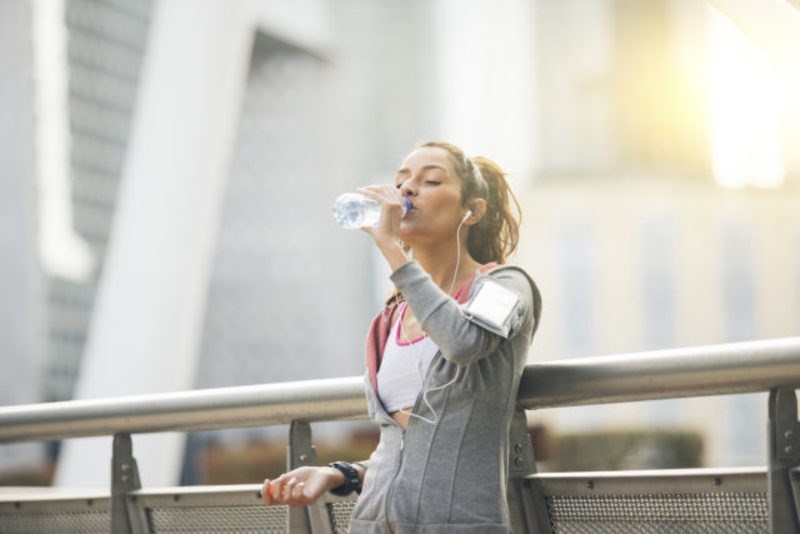 Μετά από αυτή την έρευνα δεν θα ξαναπιείς ποτέ στη ζωή σου νερό από πλαστικό μπουκάλι 