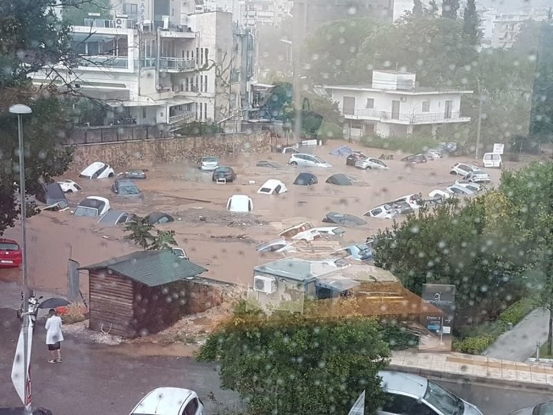 Απίστευτες εικόνες: To Μαρούσι πλημμύρισε από την καταιγίδα