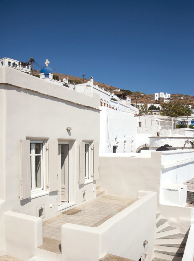 Μοντέρνα παράδοση: Πώς ένα σπίτι 100 χρόνων στην Τήνο μετατράπηκε σε σύγχρονο εξοχικό