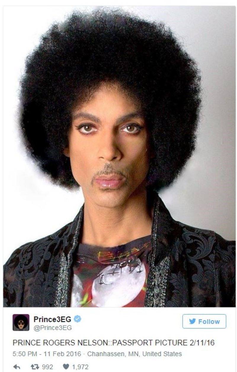 H ανεκδιήγητη φωτογραφία διαβατηρίου του Prince