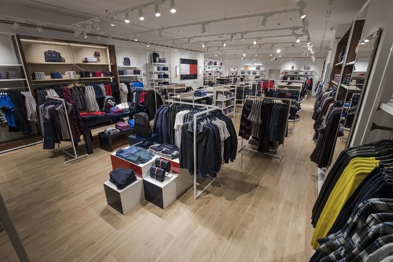 Ευκαιρία με χαμηλές τιμές Νέο Tommy Hilfiger Outlet στη Λάρισα / Life
