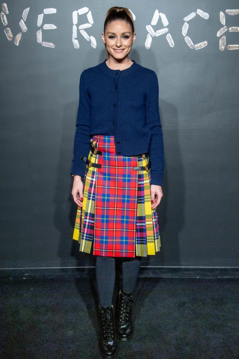 Η Ολίβια Παλέρμο σου δείχνει πώς να φορέσεις διαφορετικά την καρό φούστα αυτό το χειμώνα 