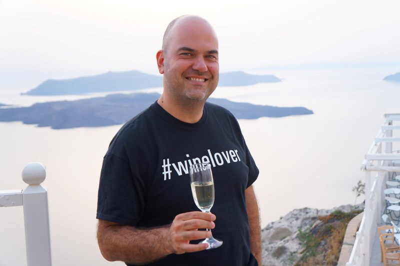 Θόδωρος Λελέκας. Ένας από τους top-20 οινογνώστες μάς μυεί στον μεθυστικό κόσμο του.