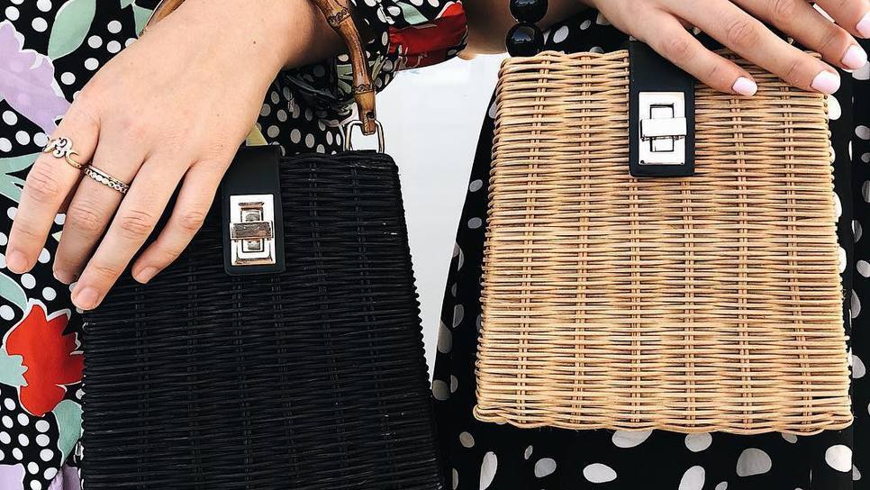 Pws Pswnizoyn Apo Ta Zara Oi Ergazomenoi Toys Ta Mystika Toys Gia