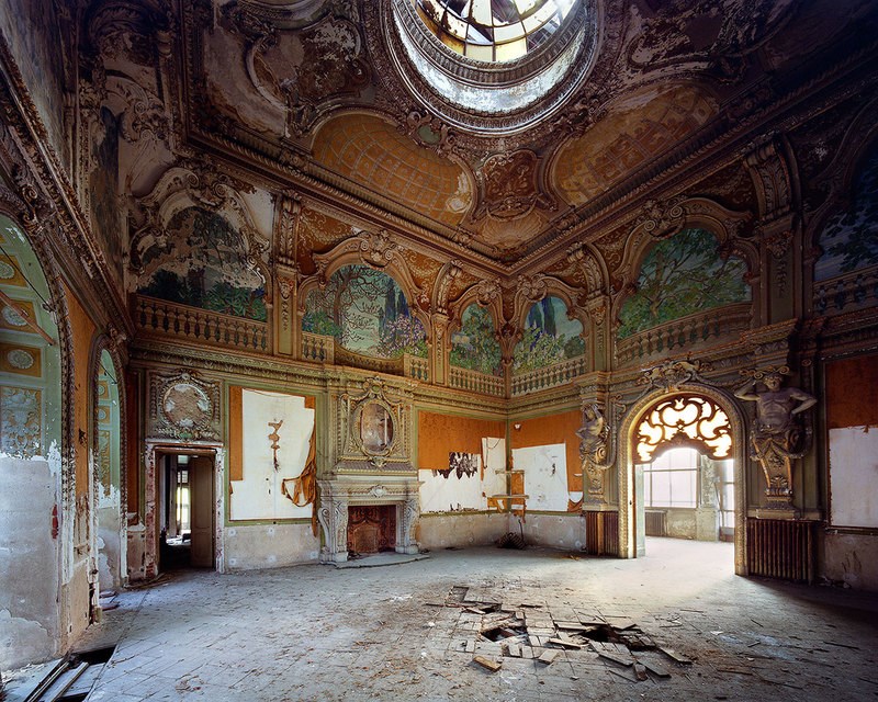 Μία τελευταία ματιά στα εγκαταλειμμένα παλάτια της Ιταλίας λίγο πριν καταστραφούν για πάντα