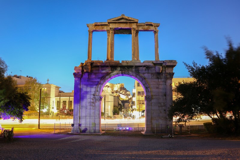 Το κοινό σημείο ανάμεσα στον Λευκό Οίκο των ΗΠΑ και την Αψίδα του Αδριανού στην Αθήνα