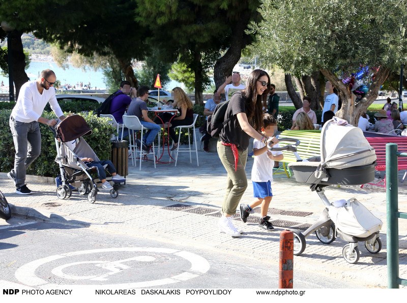 Η φωτογραφία με τους γιους Σπανούλη-Χοψονίδου και ο λόγος που μας ξετρέλανε