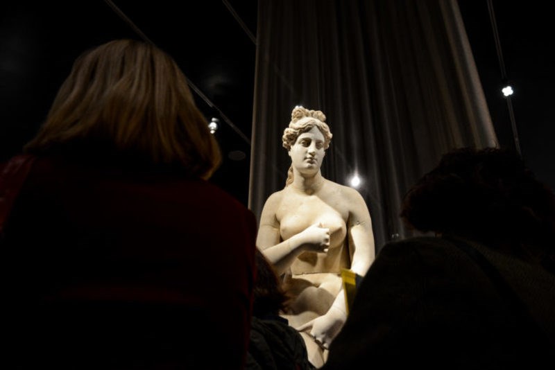 Αυτό το άγαλμα της Αφροδίτης το βλέπουμε για πρώτη φορά και είναι από τη συλλογή του Ιόλα 