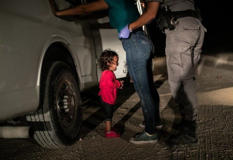Η φωτογραφία της χρονιάς σύμφωνα με το World Press Photo απαθανατίζει το νέο είδος ψυχολογικής βίας 
