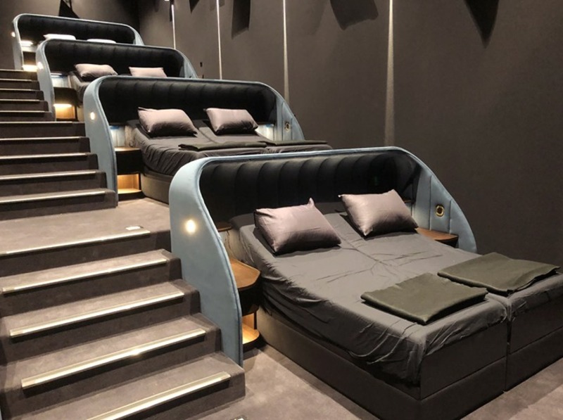 Σινεμά αντικαθιστά όλα τα καθίσματα με διπλά κρεβάτια για την απόλυτη κινηματογραφική εμπειρία! 8