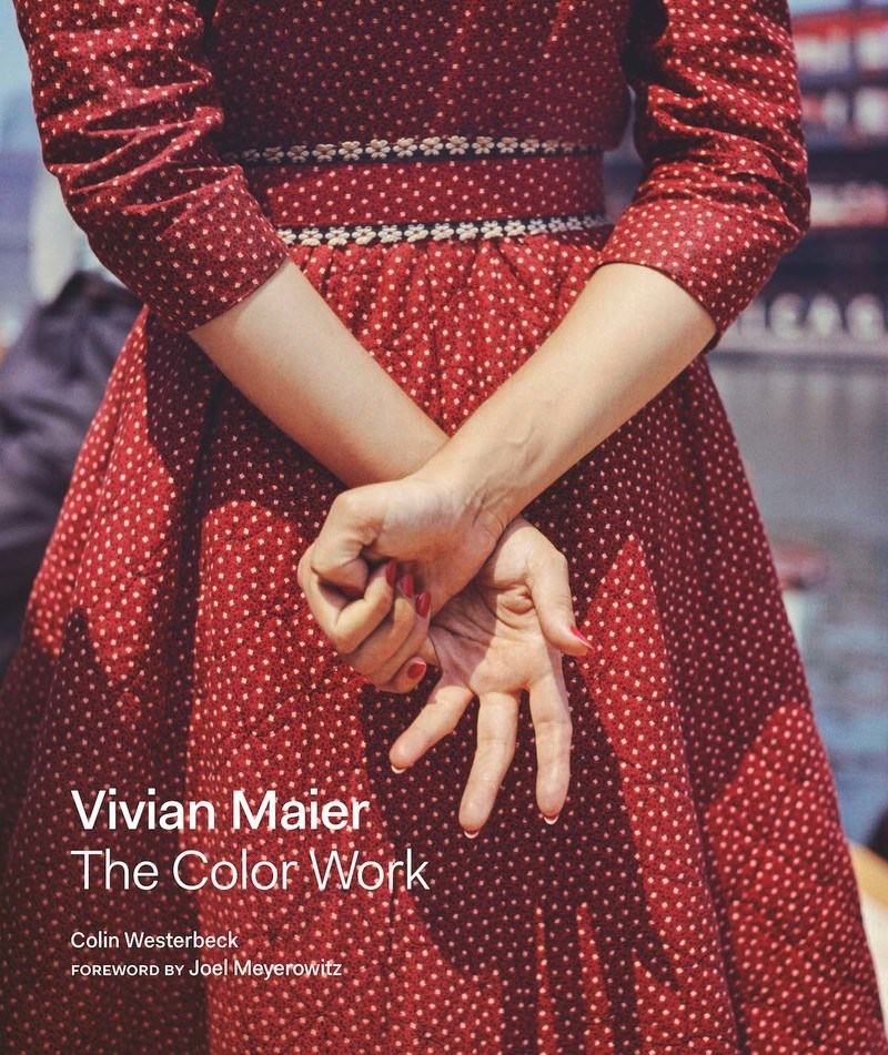 Άγνωστες έγχρωμες φωτογραφίες της Βίβιαν Μάιερ στο φως. Η Νέα Υόρκη όπως δεν την έχουμε ξαναδεί