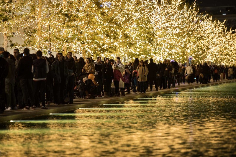 Η πιο φαντασμαγορική χριστουγεννιάτικη βόλτα στην Αθήνα: Ανάβουν τα φώτα στο Πάρκο Σταύρος Νιάρχος