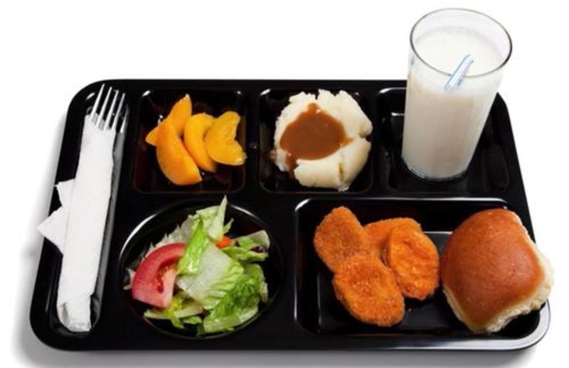 Σχολείο μετατρέπει τα περισσεύματα φαγητού σε κατεψυγμένα γεύματα για τα παιδιά που έχουν ανάγκη