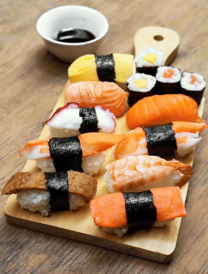Σπουδαίος Ιάπωνας σεφ αποκαλύπτει πως πρέπει να τρώμε το σούσι- Ποια είναι τα λάθη που όλοι κάνουμε