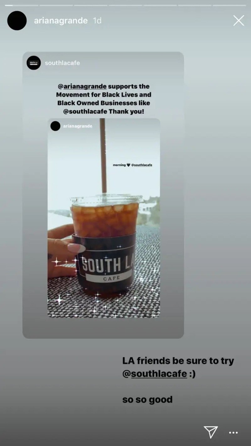 Η Αριάνα Γκράντε ανάρτησε ένα καφέ για να στηρίξει τον μαύρο ιδιοκτήτη του και γέμισε με πελάτες