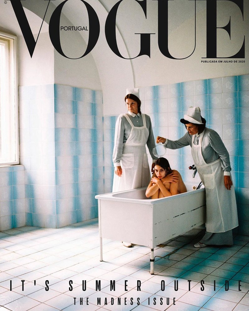 «Ζητάμε συγγνώμη γι'αυτό». Η πορτογαλική Vogue αποσύρει το εξώφυλλο του «Τεύχους της Τρέλας»