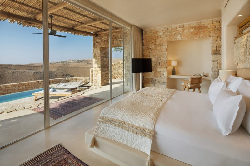 Κολυμπώντας στην έρημο: Η αδιαπραγμάτευτη ομορφιά του ξενοδοχείου Six Senses Shaharut στο Ισραήλ