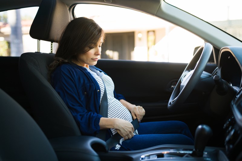 Εγκυμοσύνη και οδήγηση: Πότε πρέπει να αφήσεις το τιμόνι;