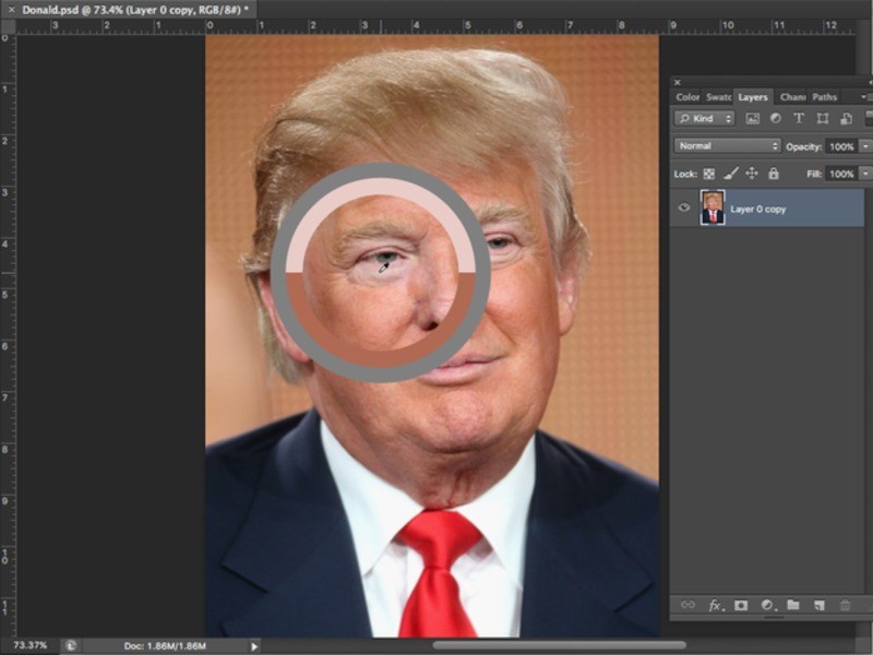 Κάποιος αφαίρεσε με photoshop το μαύρισμα του Donald Trump και τρομάξαμε λίγο