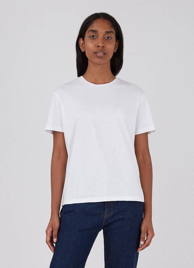 Το τέλειο λευκό T-Shirt: 7 influencers προτείνουν από που να αγοράσεις τη μπλούζα του καλοκαιριού