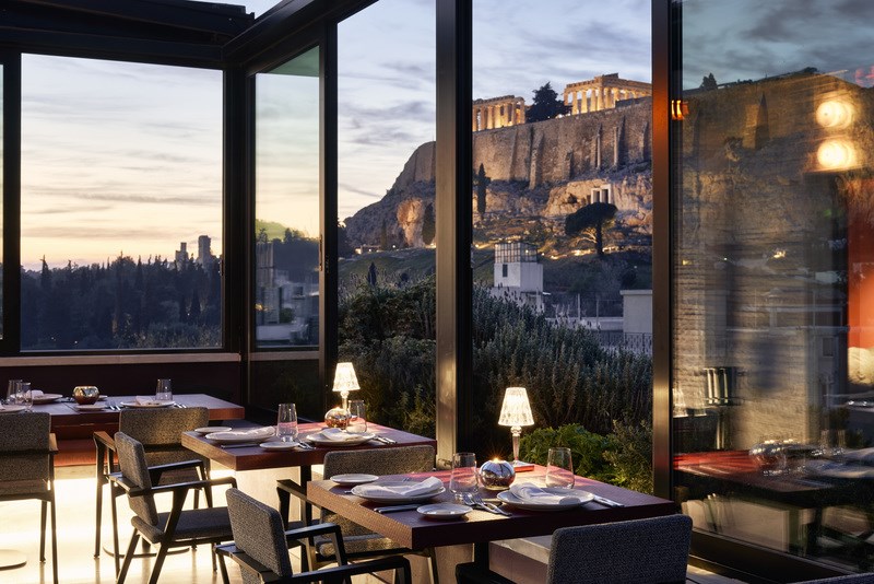 Από τη βεράντα με την ομορφότερη θέα στην Αθήνα, το Sense μάς ταξιδεύει γευστικά σε όλη την Ελλάδα