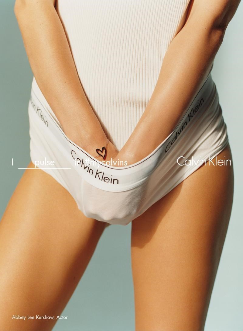 Η νέα καμπάνια του Calvin Klein είναι ό,τι πιο hot & NSFW είδαμε τελευταία