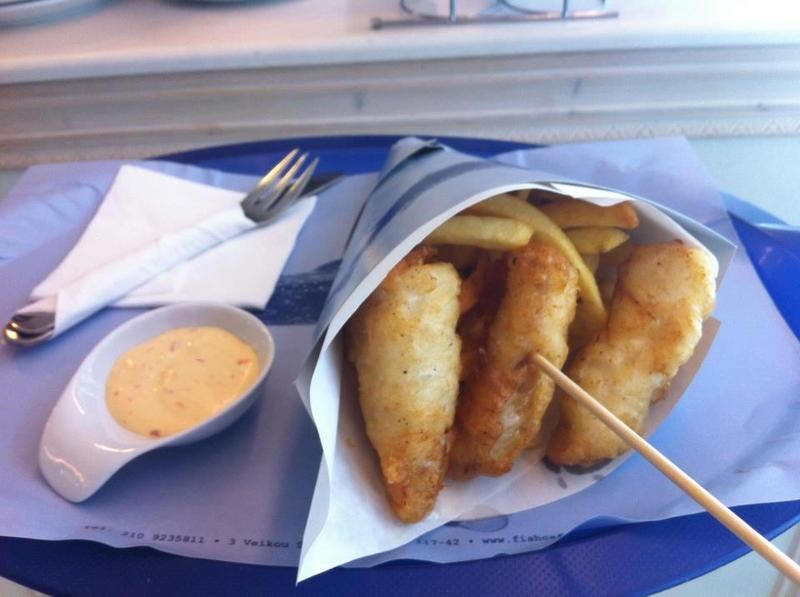Fish Café: Εδώ τρώνε fish&chips οι τουρίστες της Αθήνας αλλά και οι τουρίστες του street food
