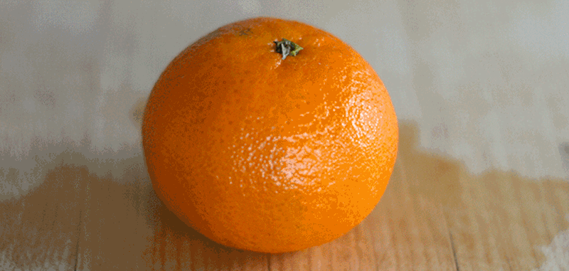 Ξέρατε ότι τόσα χρόνια ξεφλουδίζατε λάθος το πορτοκάλι;