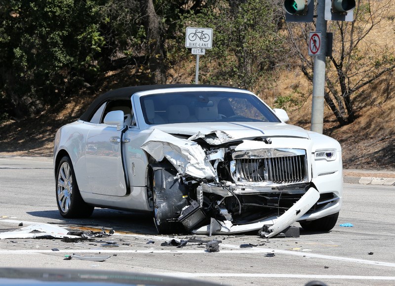 Ατύχημα στο Λος Άντζελες: Η μαμά της Kim Kardashian τράκαρε με τη Rolls-Royce της