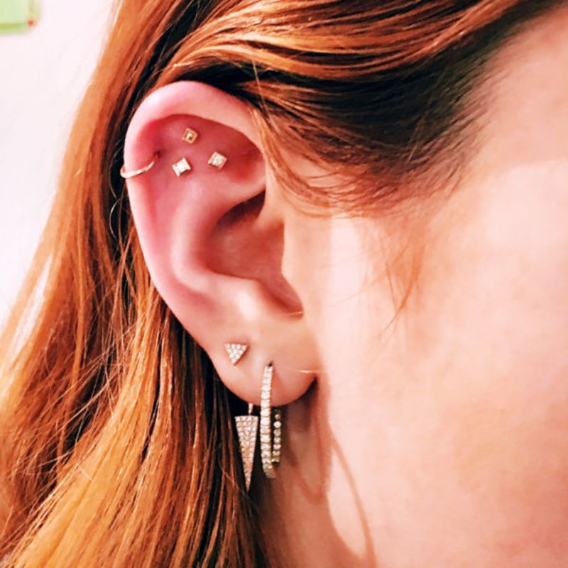 Ακαταμάχητη τάση: Στόλισε τα αυτιά σου με πολλά μικροσκοπικά σκουλαρίκια