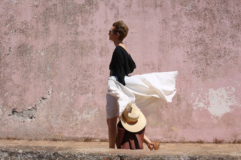 Όλα Dior: Τα επικά κοστούμια της Τίλντα Σουίντον στην ταινία "Α bigger splash"