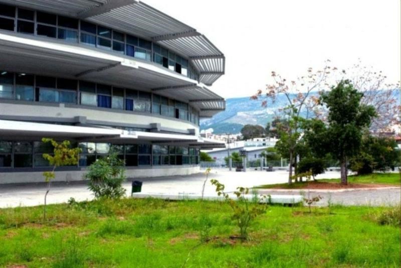 Στρογγυλό: Το μοναδικό σχολείο της Ελλάδας που έφερε το μέλλον στο παρόν, βρίσκεται στο Μπραχάμι