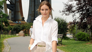 Frenitida Me To Mple Palto Apo Ta Zara Poy Forane Oles Oi Gynaikes