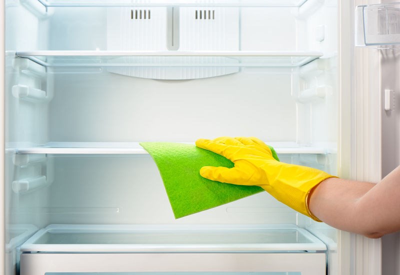 Βάλε τέλος στην άσχημη μυρωδιά του ψυγείου σου με ένα απλό κόλπο