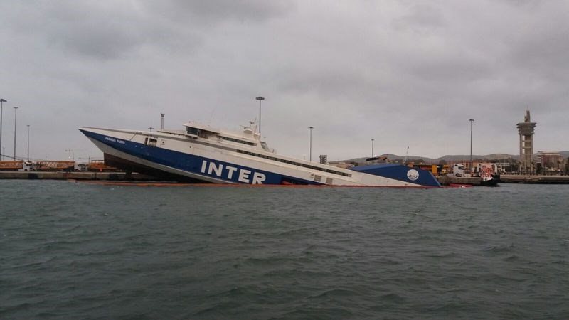 Βυθίστηκε το ferry «Παναγία της Πάρου» ένα χρόνο μετά την «Παναγία της Τήνου»