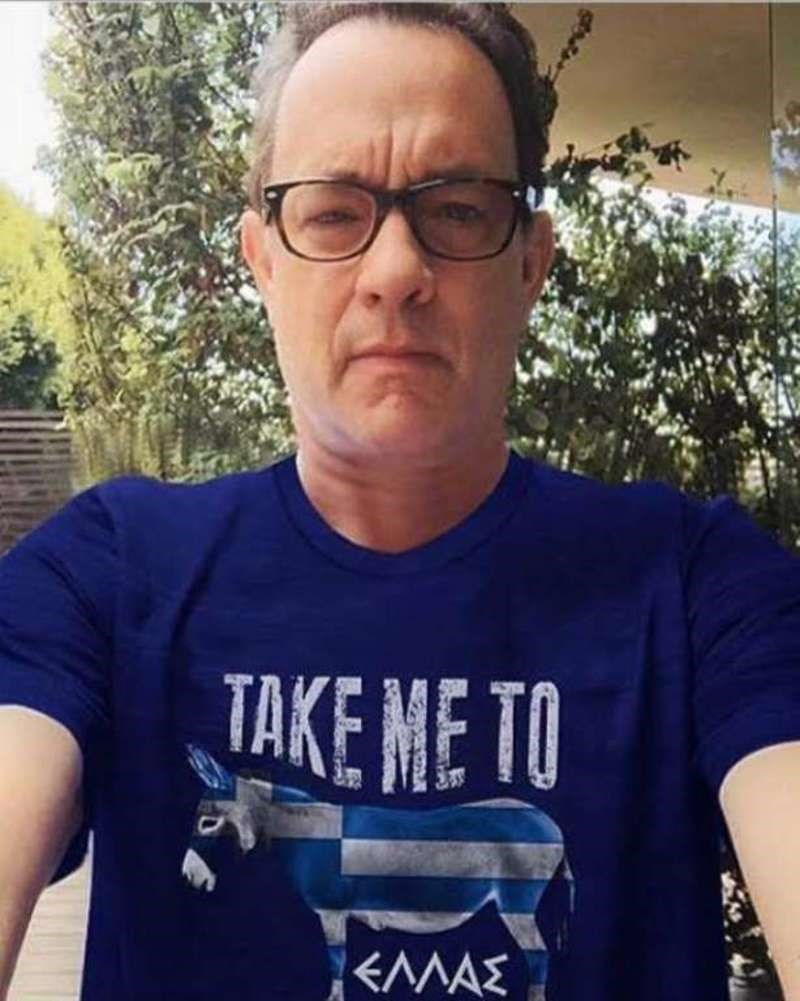 Ο Τομς Χανκς και η γκάφα του photoshop με το ελληνικό T-Shirt που αναδημοσίευσαν όλοι