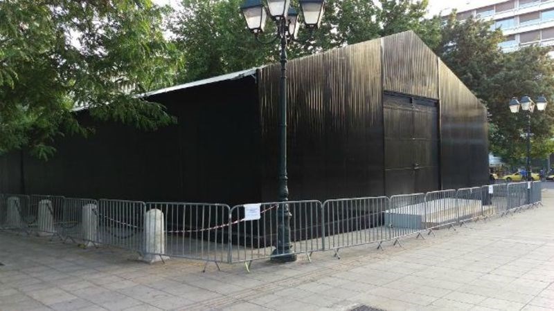 Tι είναι το μυστηριώδες μαύρο κουτί στην Πλατεία Συντάγματος; 