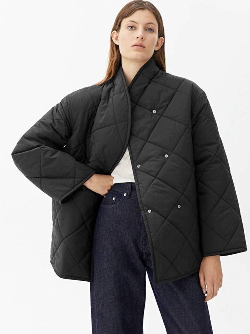 Αντίδοτο στο κρύο που έρχεται: Αυτό είναι πιο ζεστό και χουχουλιάρικο παλτό του φθινοπώρου 