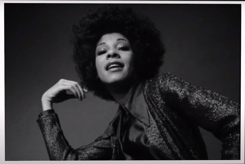 Queen of Funk: Η βραχνή φωνή και το ταλέντο της Μπέτι Ντέιβις δεν αναγνωρίστηκε όσο του άξιζε
