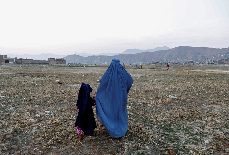 Αφγανιστάν: Οι Tαλιμπάν επιβάλλουν και πάλι την μπούρκα